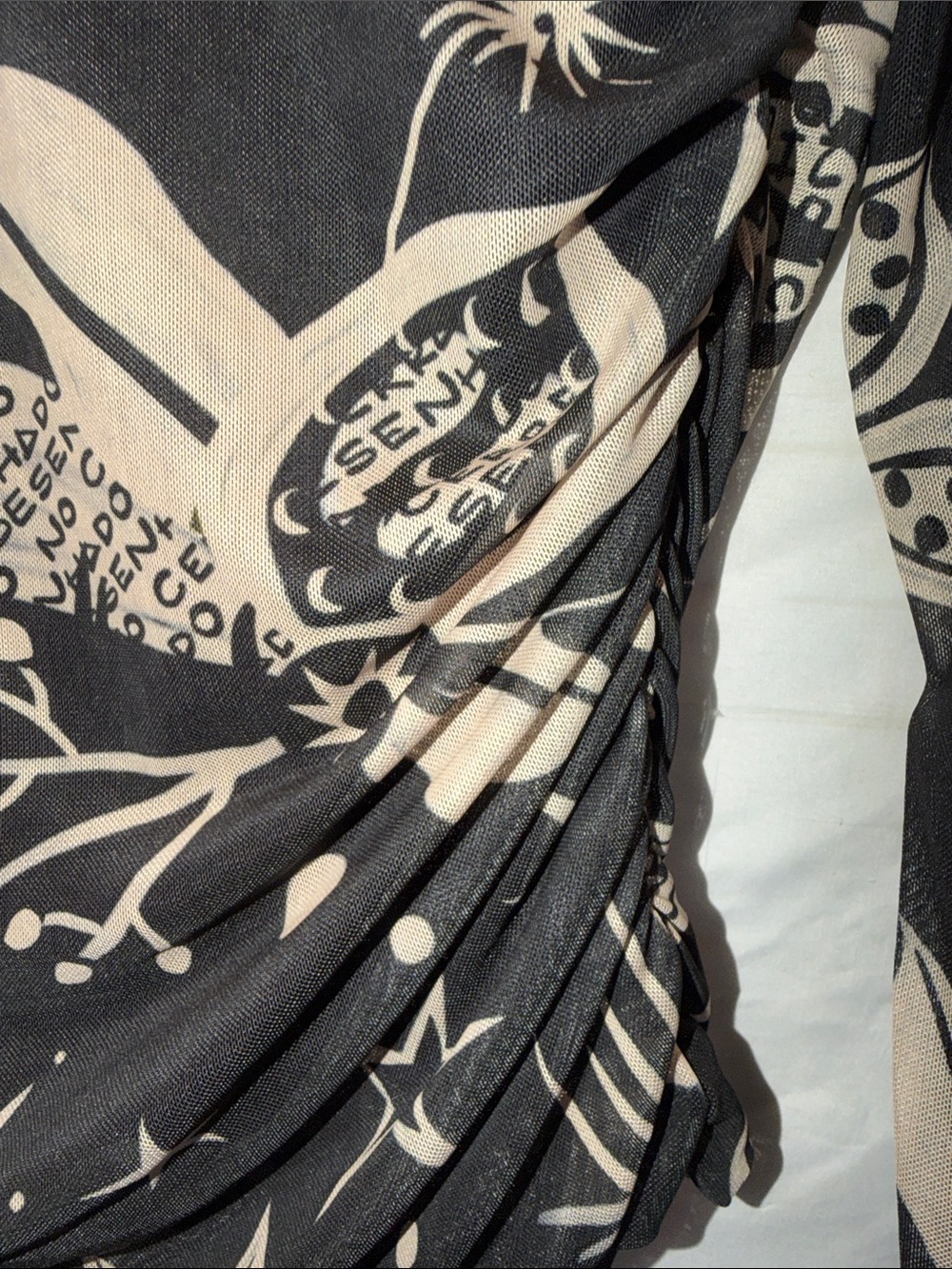 Farm Rio Black & Cream Celestial Long Sleeve Top, SZ M, PTP 16”, (T1-360) - Picture 8 of 15